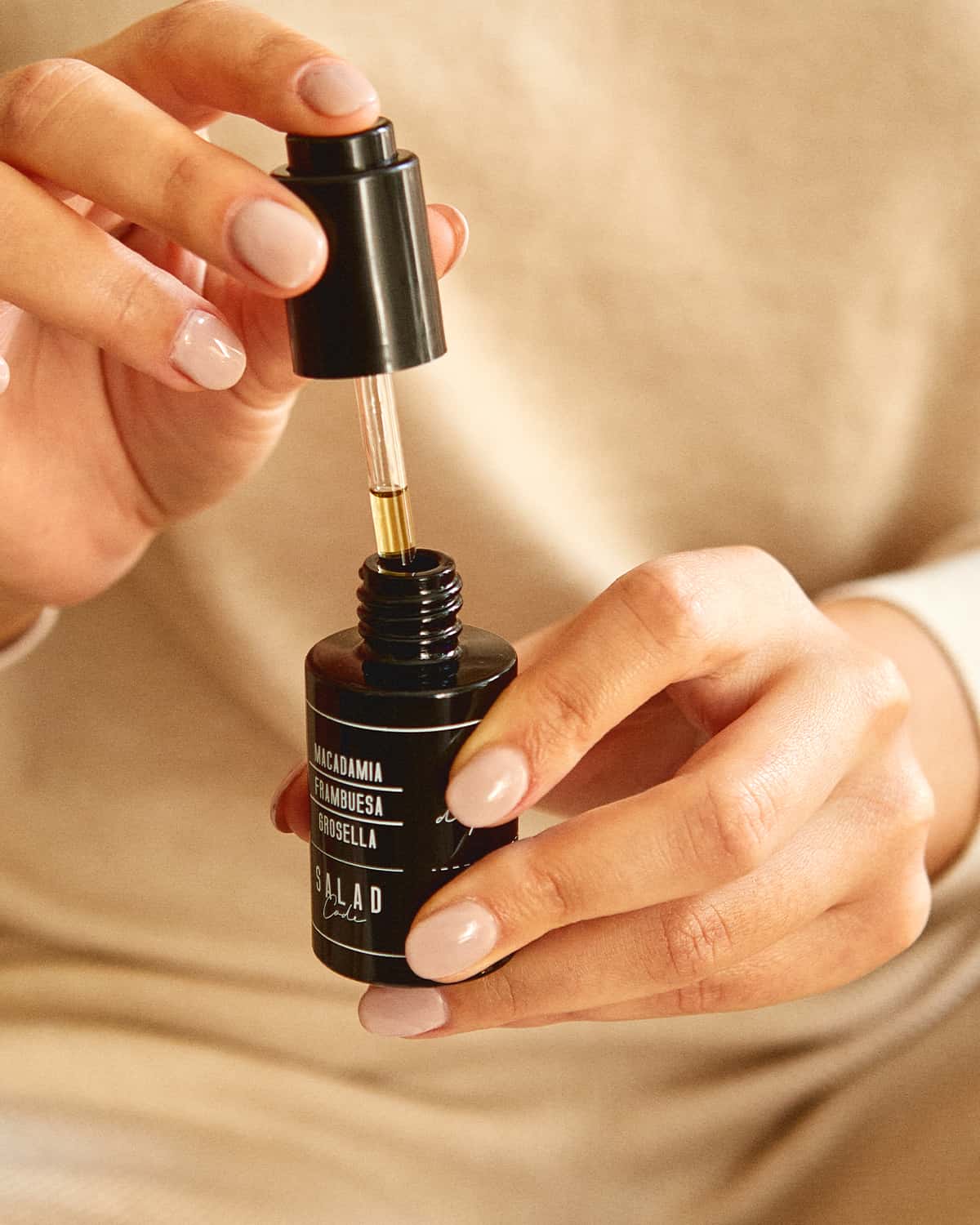 Deep care drops face oil