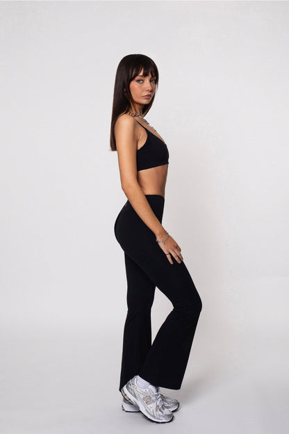 Pantalones acampanados Utopie en negro