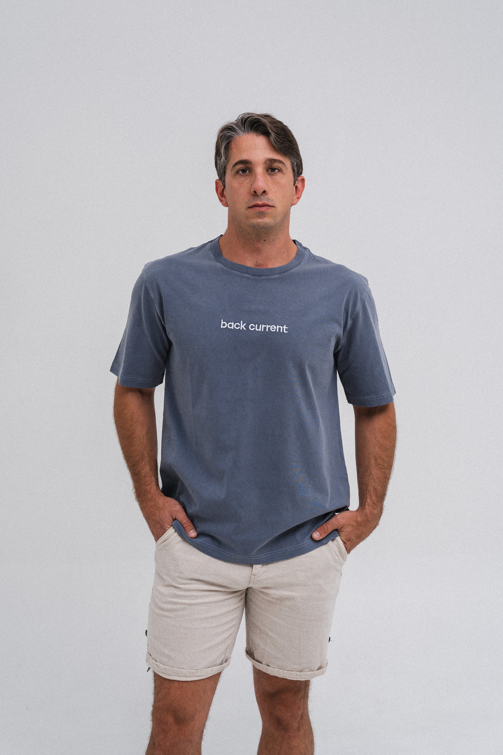 Camiseta unisex bordada de algodón orgánico Blue Storm