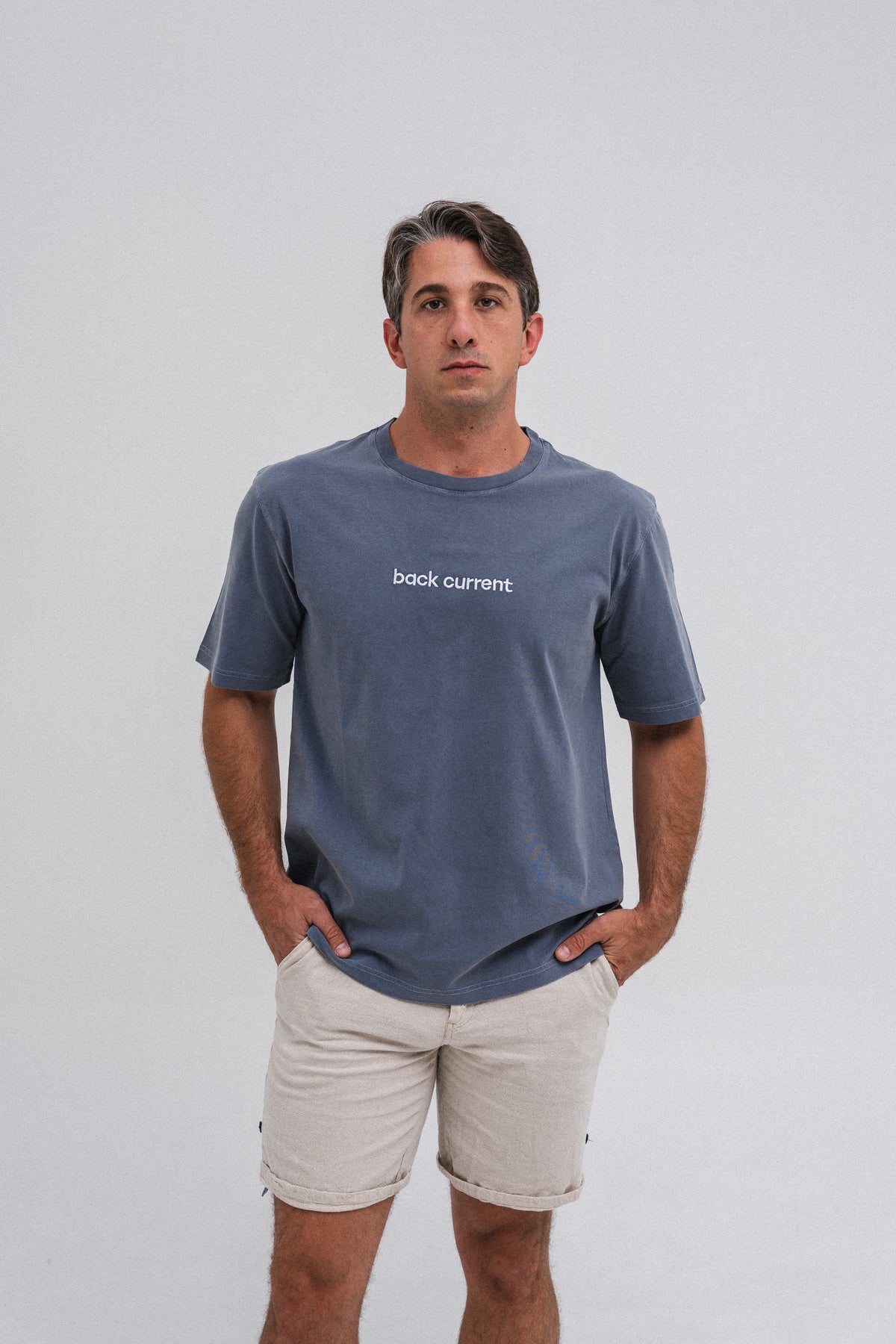Camiseta unisex bordada de algodón orgánico Blue Storm