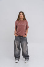 Camiseta unisex bordada de algodón orgánico Dusty Rose