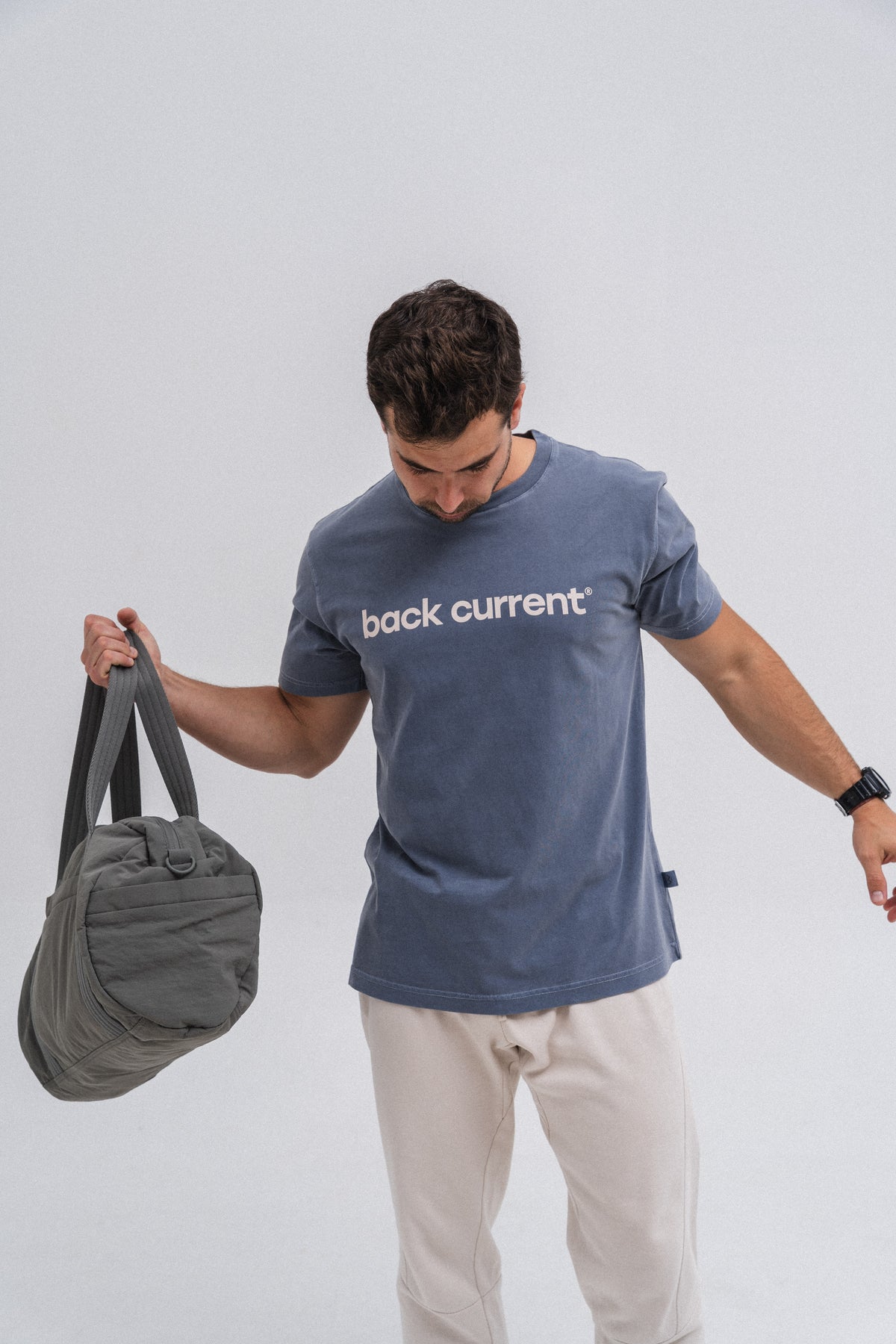 Camiseta unisex bordada de algodón orgánico Blue Storm